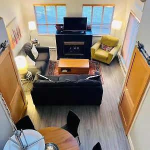 Tyndalstone 3 Bedroom In The Heart Of Village North Apartment Whistler
